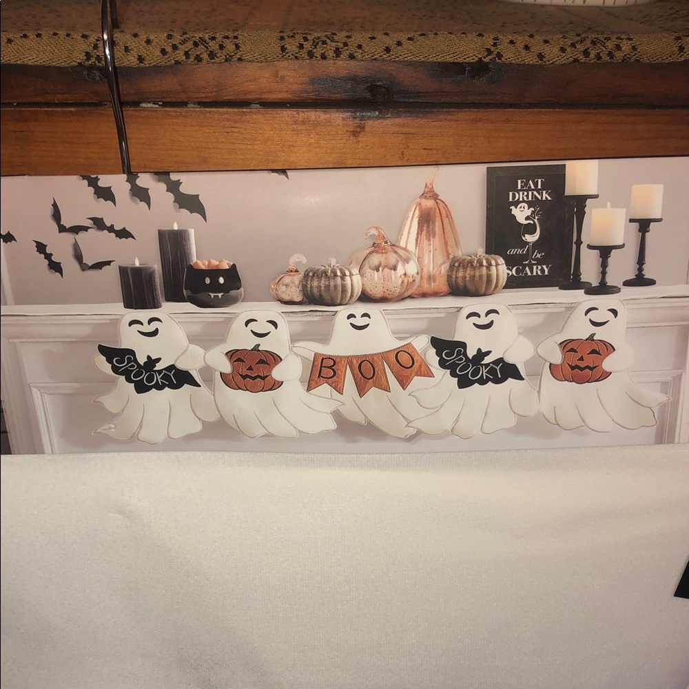 Envogue Feelin' Spooky Embroidered Mantel Scarf with Ghost Design - Picture 2 of 8